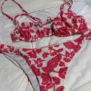 SHEIN White & Red Floral Ribbed Bikini Set
